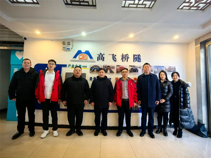 熱烈歡迎國資委物資流通國際合作事務(wù)中心書記、主任王校武一行蒞臨公司走訪調(diào)研